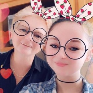 Meet your Posher, Hailey